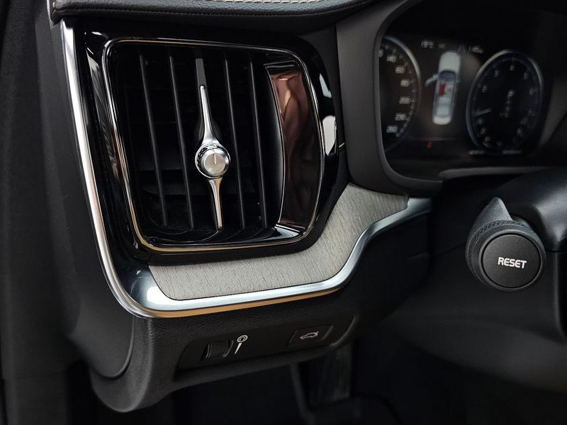 2020 Volvo S60 T5 Inscroption photo 16