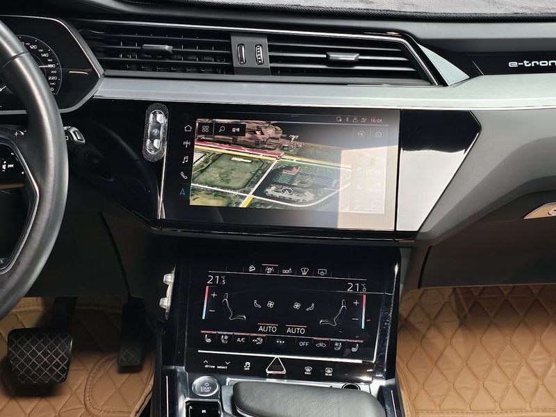 2020 Audi e-트론 55 Quattro photo 14
