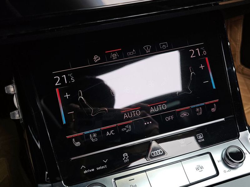 2020 Audi e-트론 55 Quattro photo 17