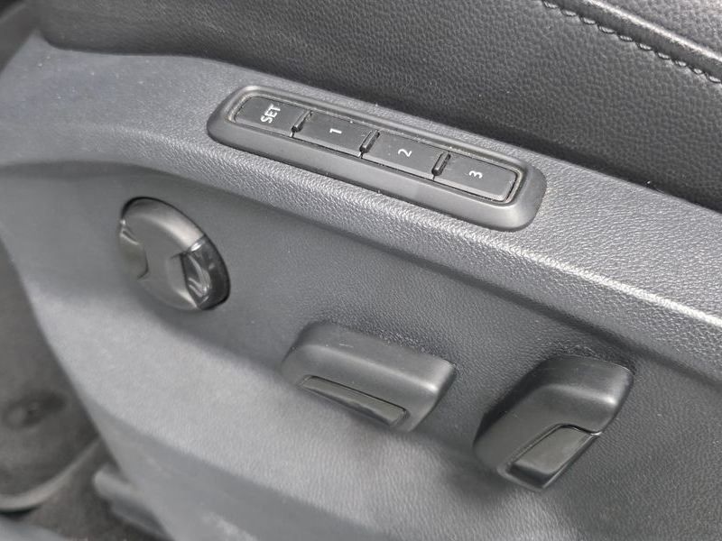 2018 Volkswagen Tiguan 2.0 TDI Premium photo 19