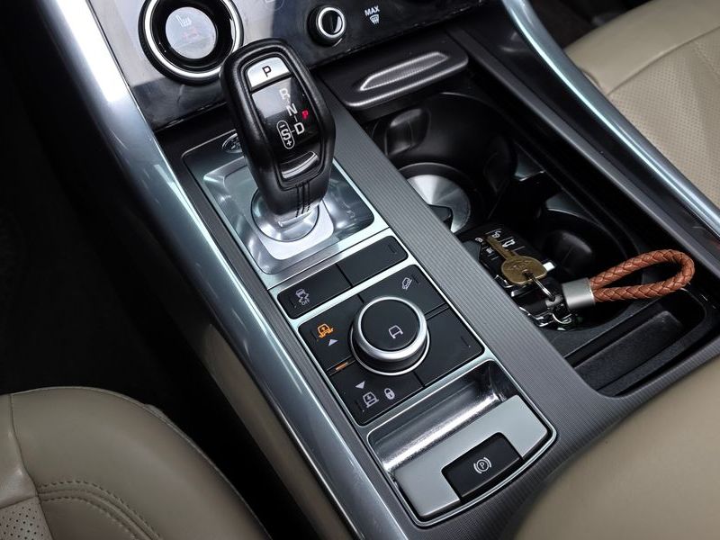 2018 Land Rover Range Rover Sport 3.0 SDV6 HSE photo 9