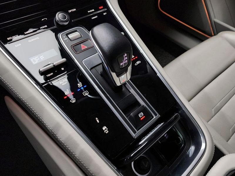 2018 Porsche Panamera 3.0 AWD photo 8