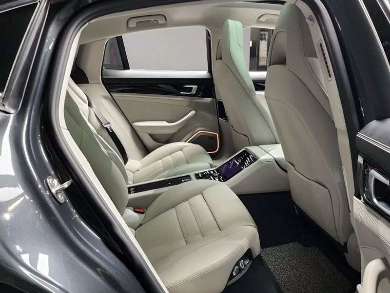 2018 Porsche Panamera 3.0 AWD photo 11