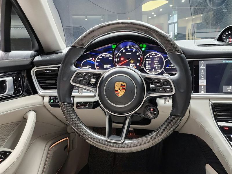 2018 Porsche Panamera 3.0 AWD photo 12