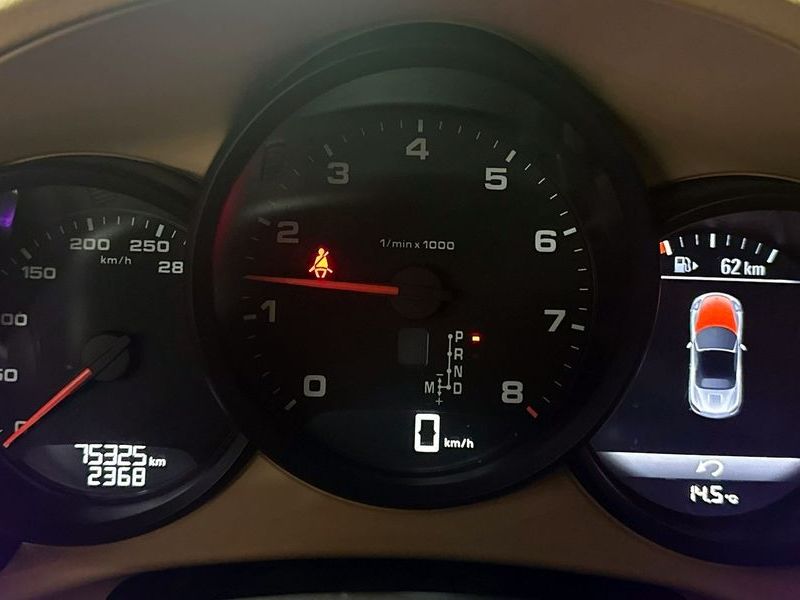2017 Porsche 718 2.0 photo 8