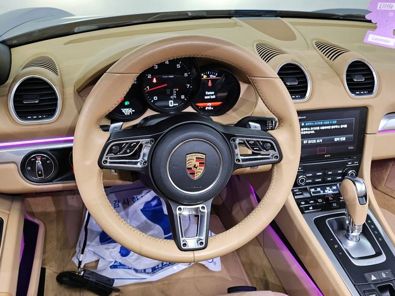 2017 Porsche 718 2.0 photo 12