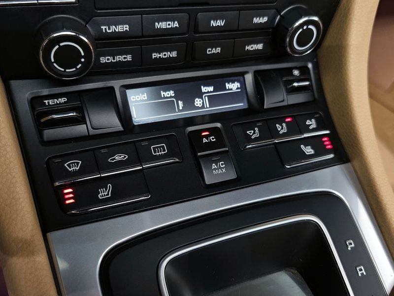 2017 Porsche 718 2.0 photo 16