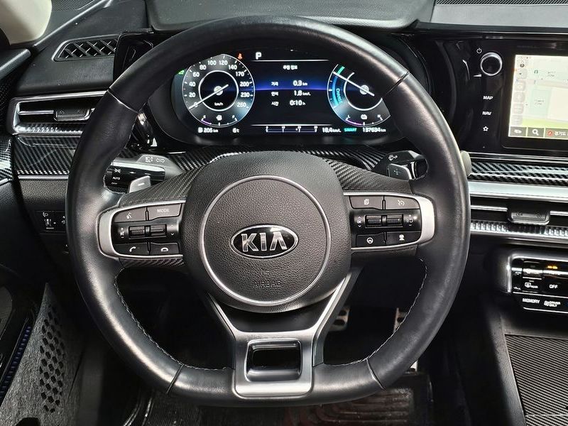 2021 Kia K5 Signature photo 14