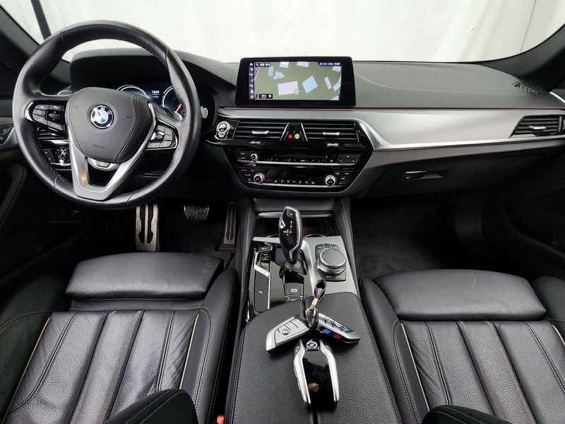 2018 BMW 5 Series 530i xDrive M Sport Package photo 7