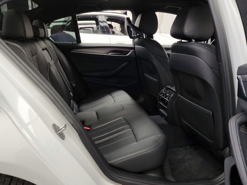 2018 BMW 5 Series 530i xDrive M Sport Package photo 12