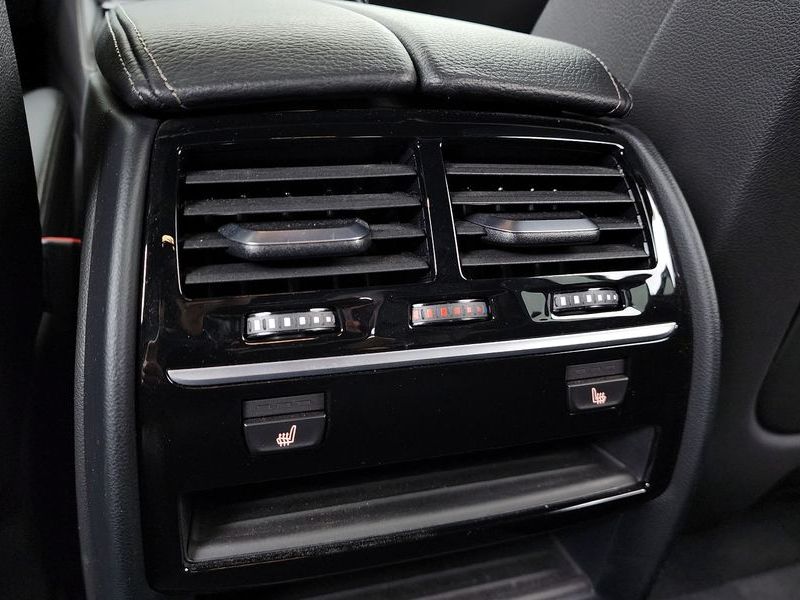 2018 BMW 5 Series 530i xDrive M Sport Package photo 19