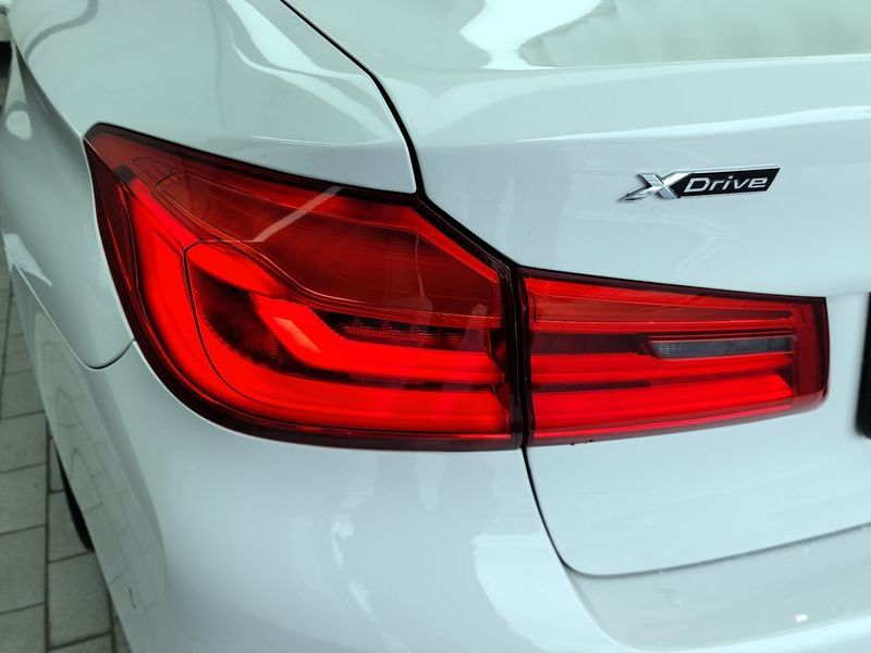 2018 BMW 5 Series 530i xDrive M Sport Package photo 23