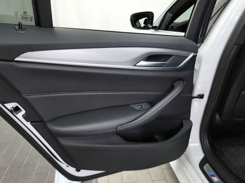 2018 BMW 5 Series 530i xDrive M Sport Package photo 25