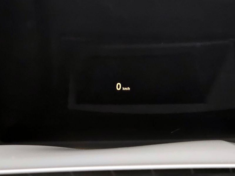 2012 BMW 5 Series 520d photo 18