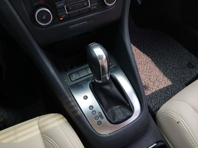 2012 Volkswagen Golf 2.0 TDI photo 8