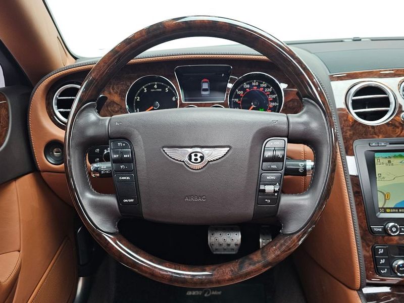 2012 Bentley Flying Spur 6.0 photo 13