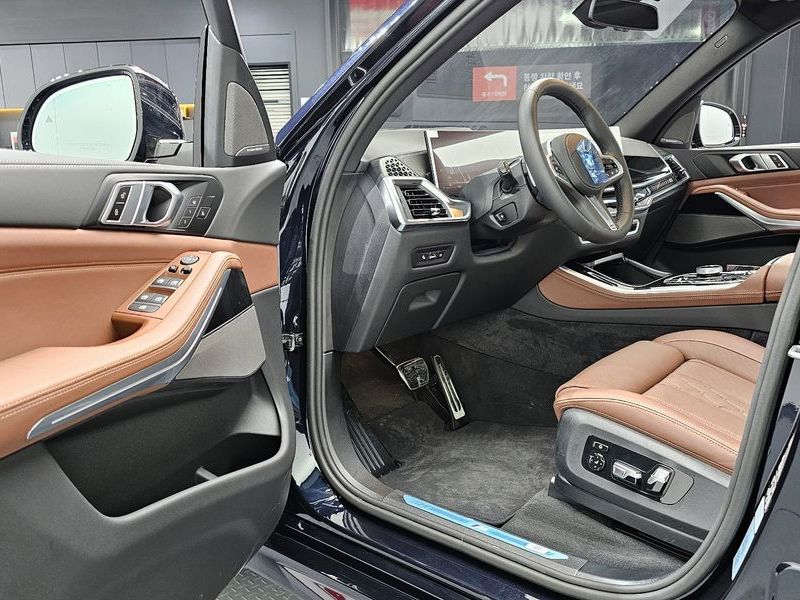 2026 BMW X5 xDrive 40i M Sport photo 10