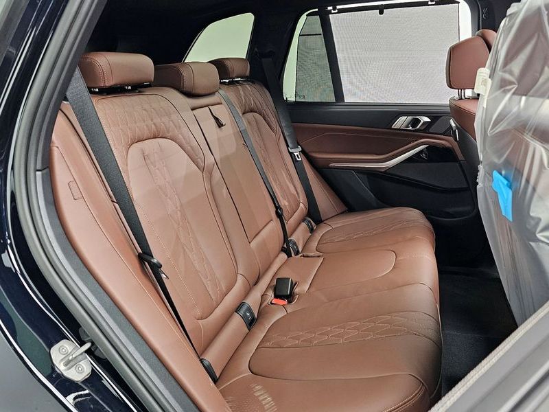 2026 BMW X5 xDrive 40i M Sport photo 11