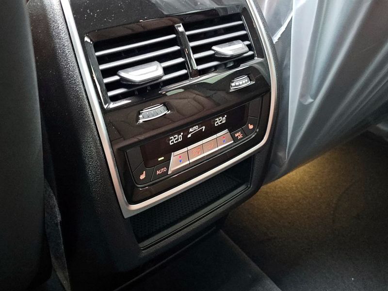 2026 BMW X5 xDrive 40i M Sport photo 18
