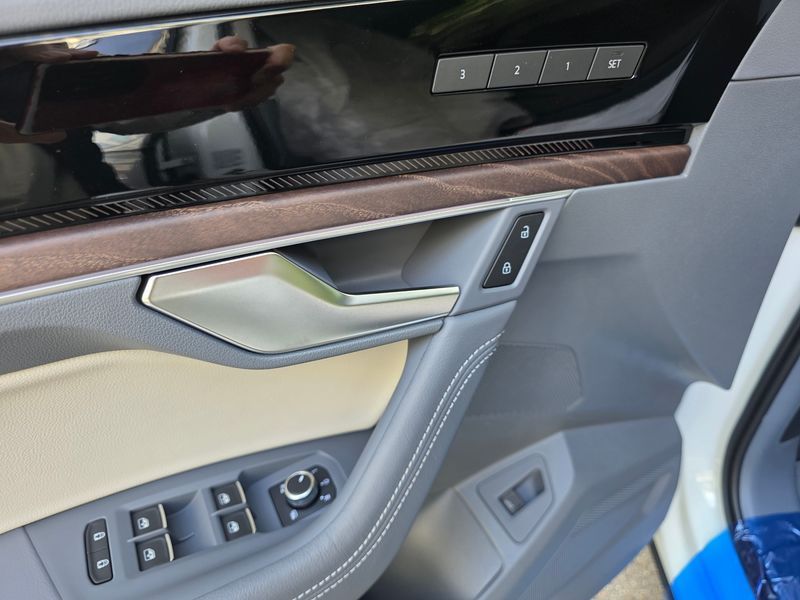 2026 Volkswagen Touareg 3.0 TDI Prestige photo 18