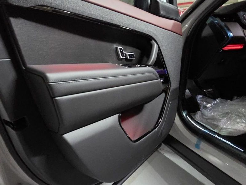 2026 Land Rover Range Rover Sport P400 AB photo 12