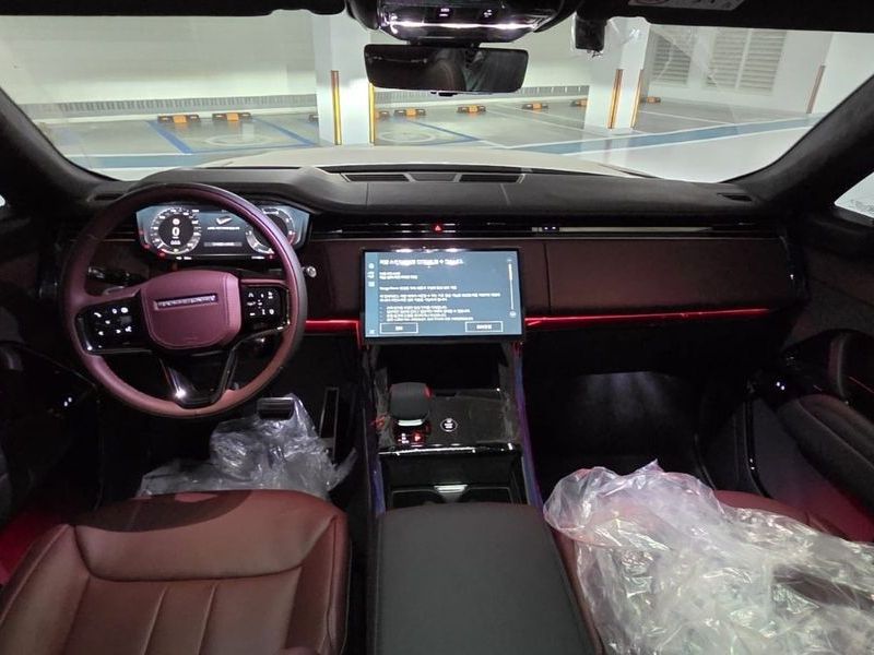 2026 Land Rover Range Rover Sport P400 AB photo 13