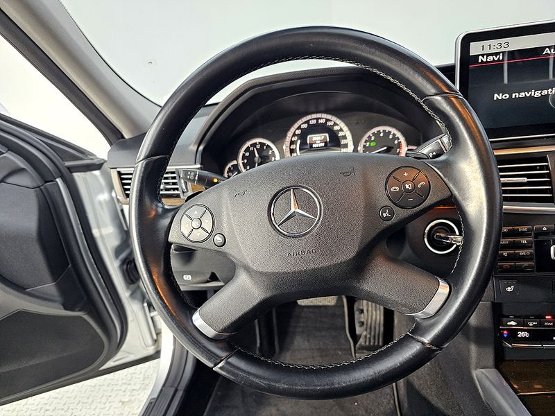 2013 Mercedes-Benz E-Class E200 CGI photo 12