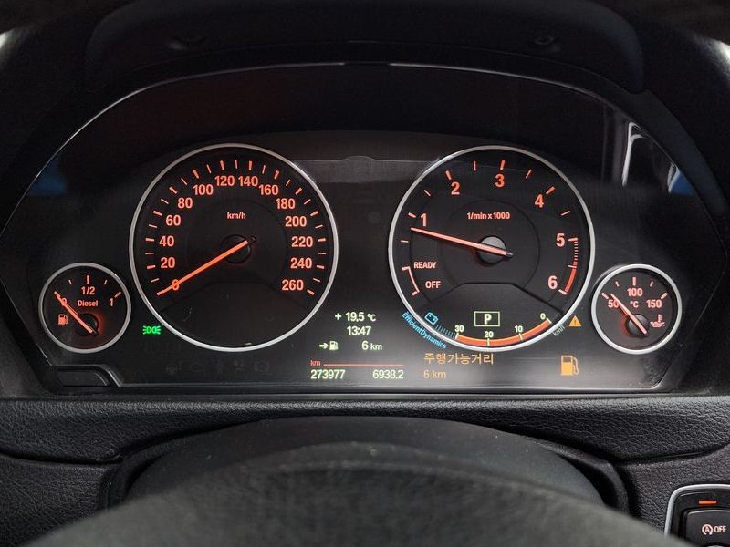 2013 BMW 3 Series 320d photo 8