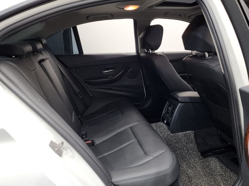 2013 BMW 3 Series 320d photo 11