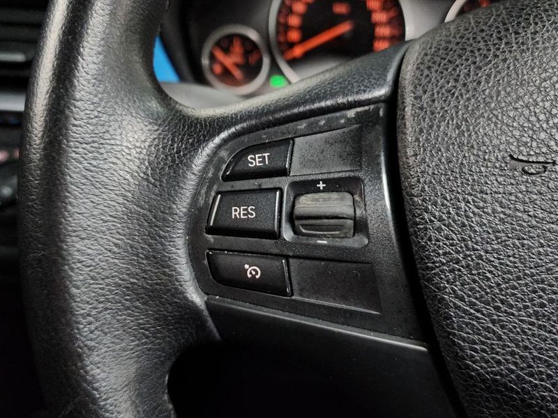 2013 BMW 3 Series 320d photo 16