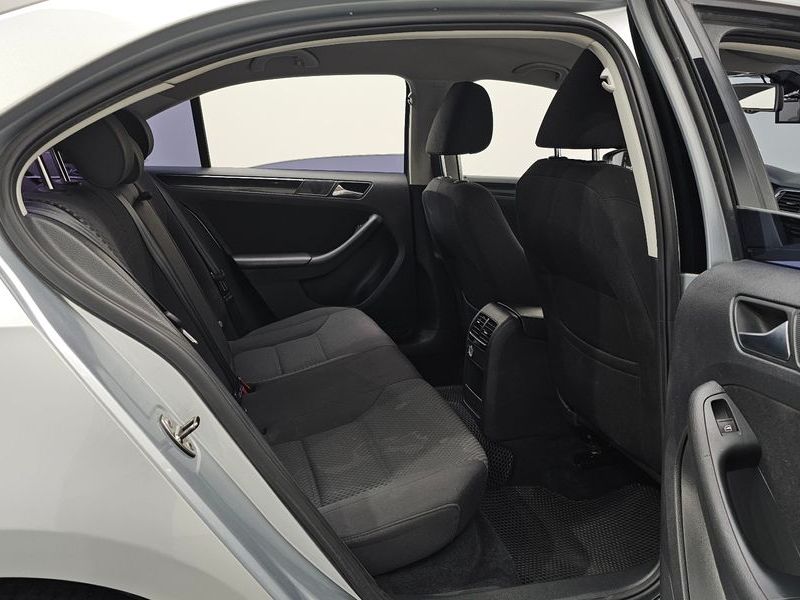 2013 Volkswagen Jetta 1.6 TDI Blue Motion 6th photo 26