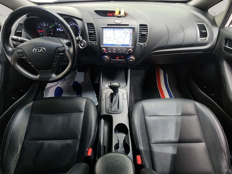 2013 Kia K3 Luxury photo 7