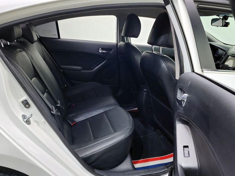2013 Kia K3 Luxury photo 13