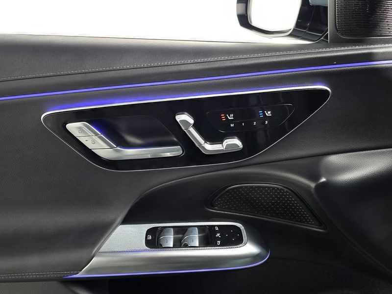 2025 Mercedes-Benz E-Class E200 Avantgarde photo 19