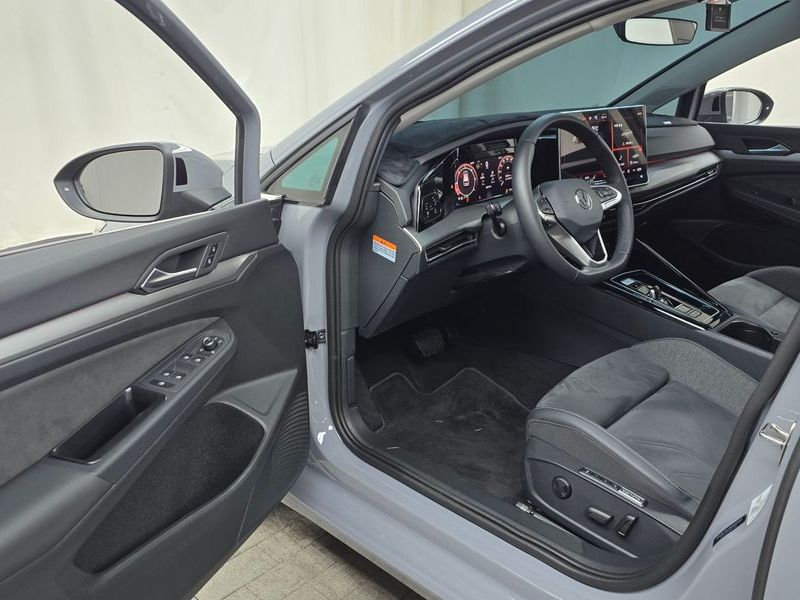 2025 Volkswagen Golf 2.0 TDI Prestige photo 10