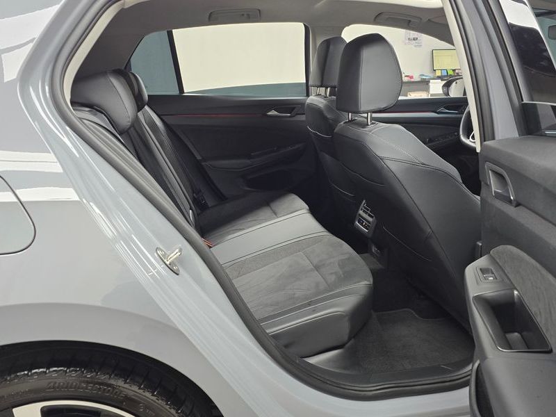 2025 Volkswagen Golf 2.0 TDI Prestige photo 12
