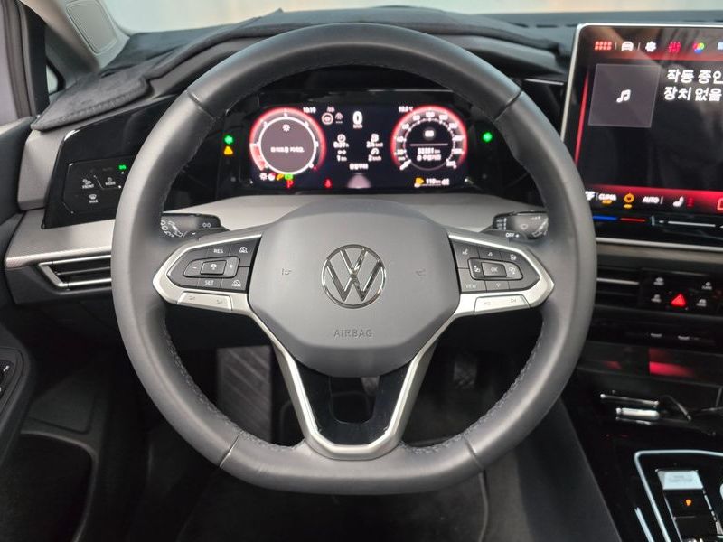 2025 Volkswagen Golf 2.0 TDI Prestige photo 13