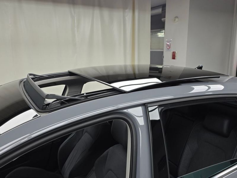 2025 Volkswagen Golf 2.0 TDI Prestige photo 19