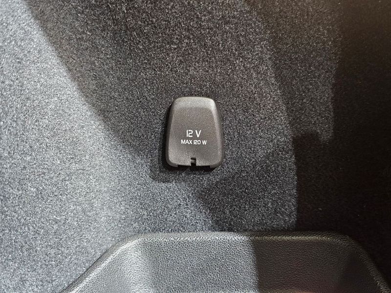 2025 Volvo V60 B5 Ultra AWD photo 18