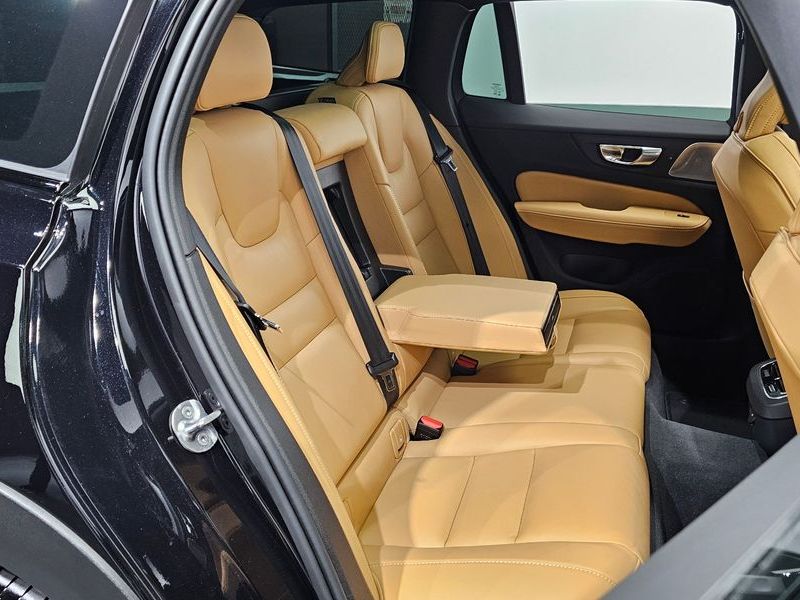 2025 Volvo V60 B5 Ultra AWD photo 26