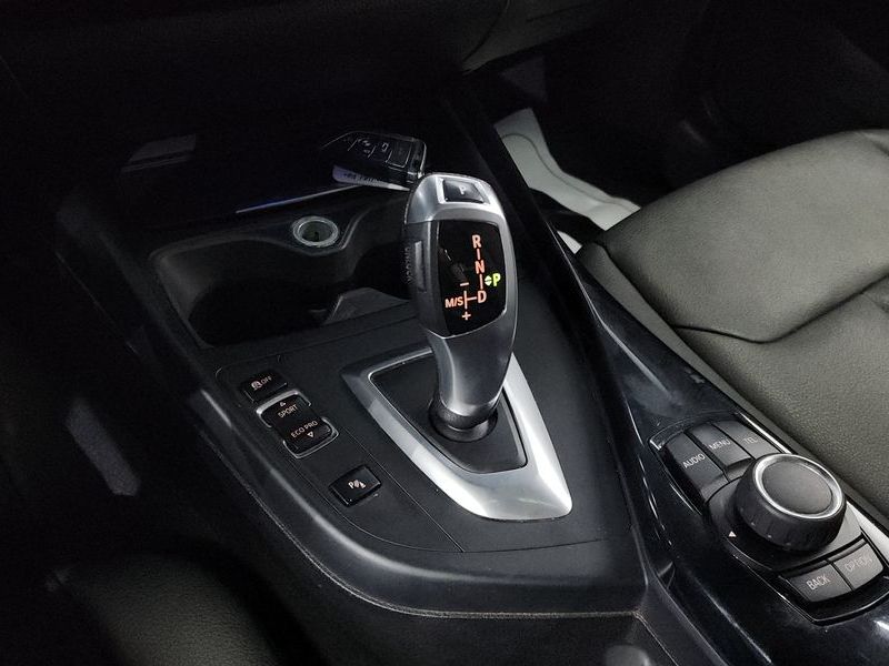 2014 BMW 1시리즈 118d Urban 5Dr photo 9