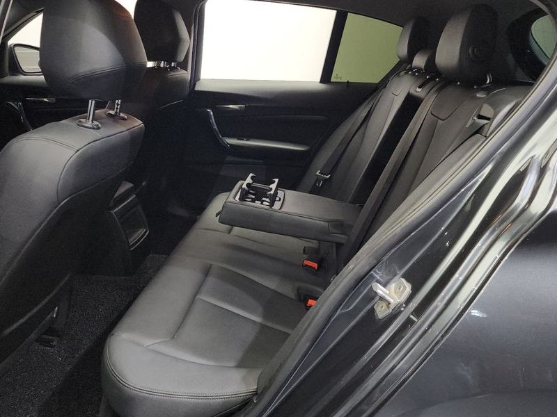 2014 BMW 1시리즈 118d Urban 5Dr photo 11