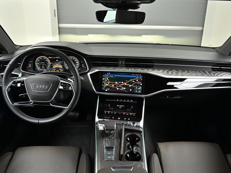 2024 Audi A7 55 TFSI e Quattro Premium photo 7