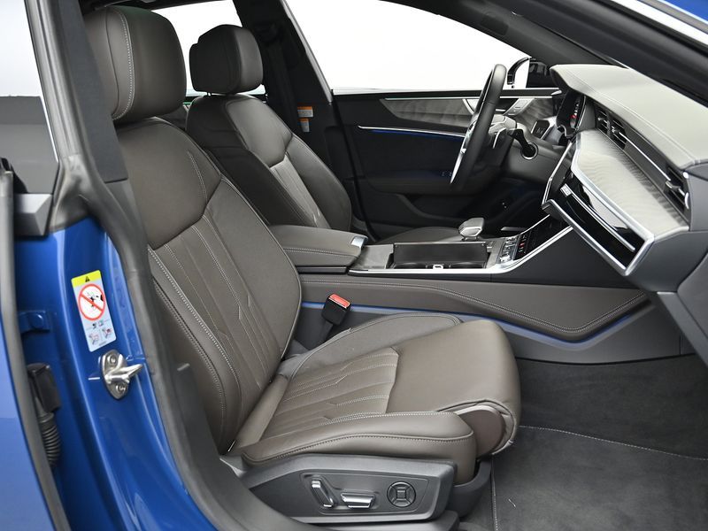 2024 Audi A7 55 TFSI e Quattro Premium photo 10