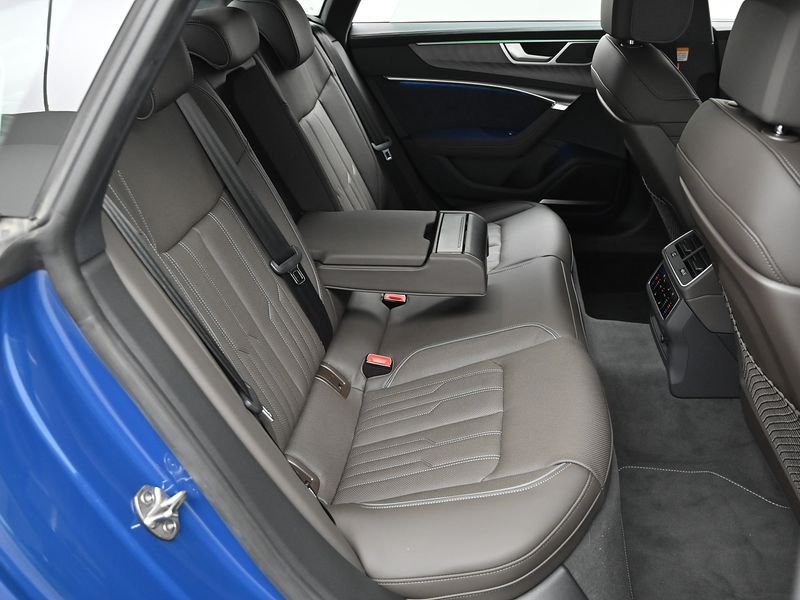 2024 Audi A7 55 TFSI e Quattro Premium photo 12