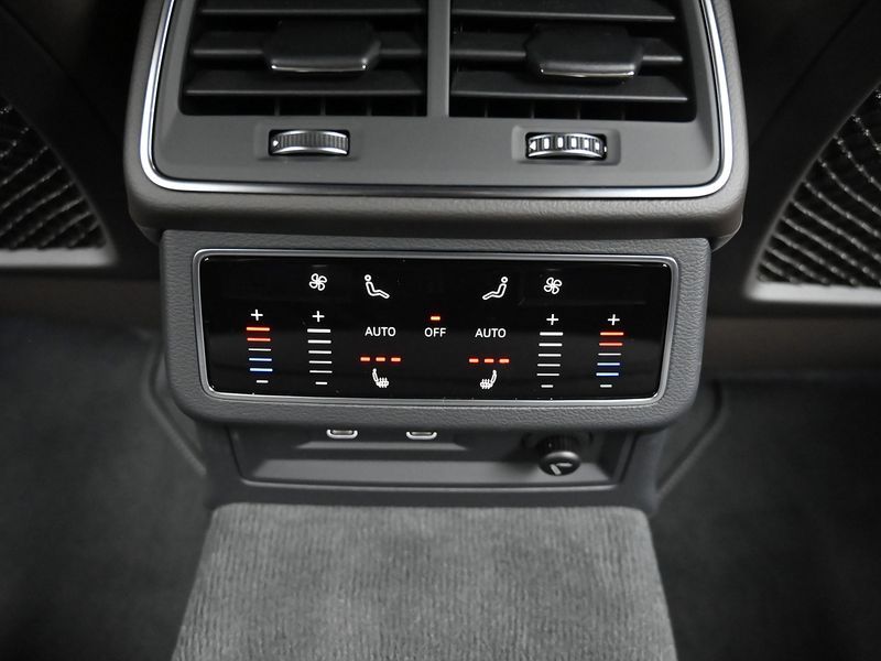 2024 Audi A7 55 TFSI e Quattro Premium photo 16