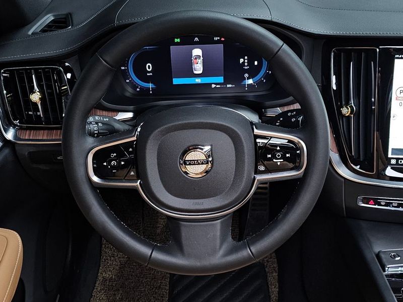 2024 Volvo S60 B5 Ultimate Bright photo 13