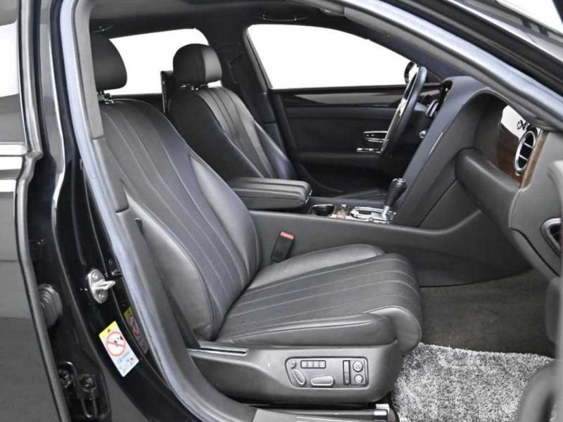 2015 Bentley Flying Spur 4.0 photo 11