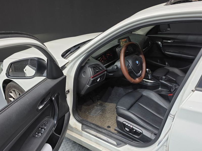 2015 BMW 1시리즈 118d Sport 5Door photo 10