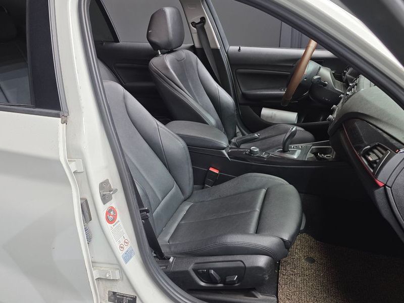 2015 BMW 1시리즈 118d Sport 5Door photo 12